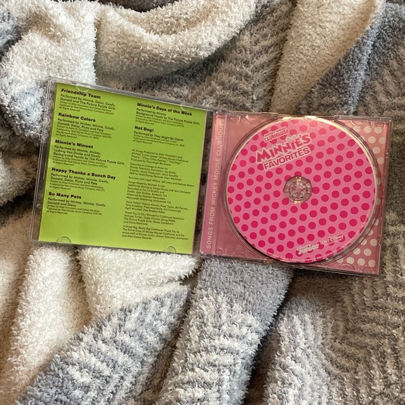 3/$15 🛍️ Disney Junior Minnie’s Favorites Music CD | 2013 Walt Disney clubhouse - Picture 3 of 5